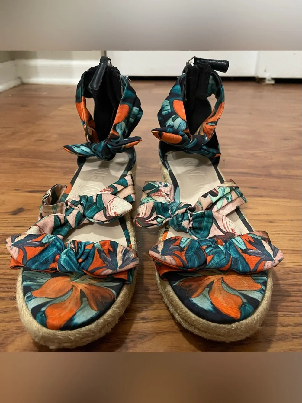 Nine West Tropical Floral Wedge Sandals Size 7